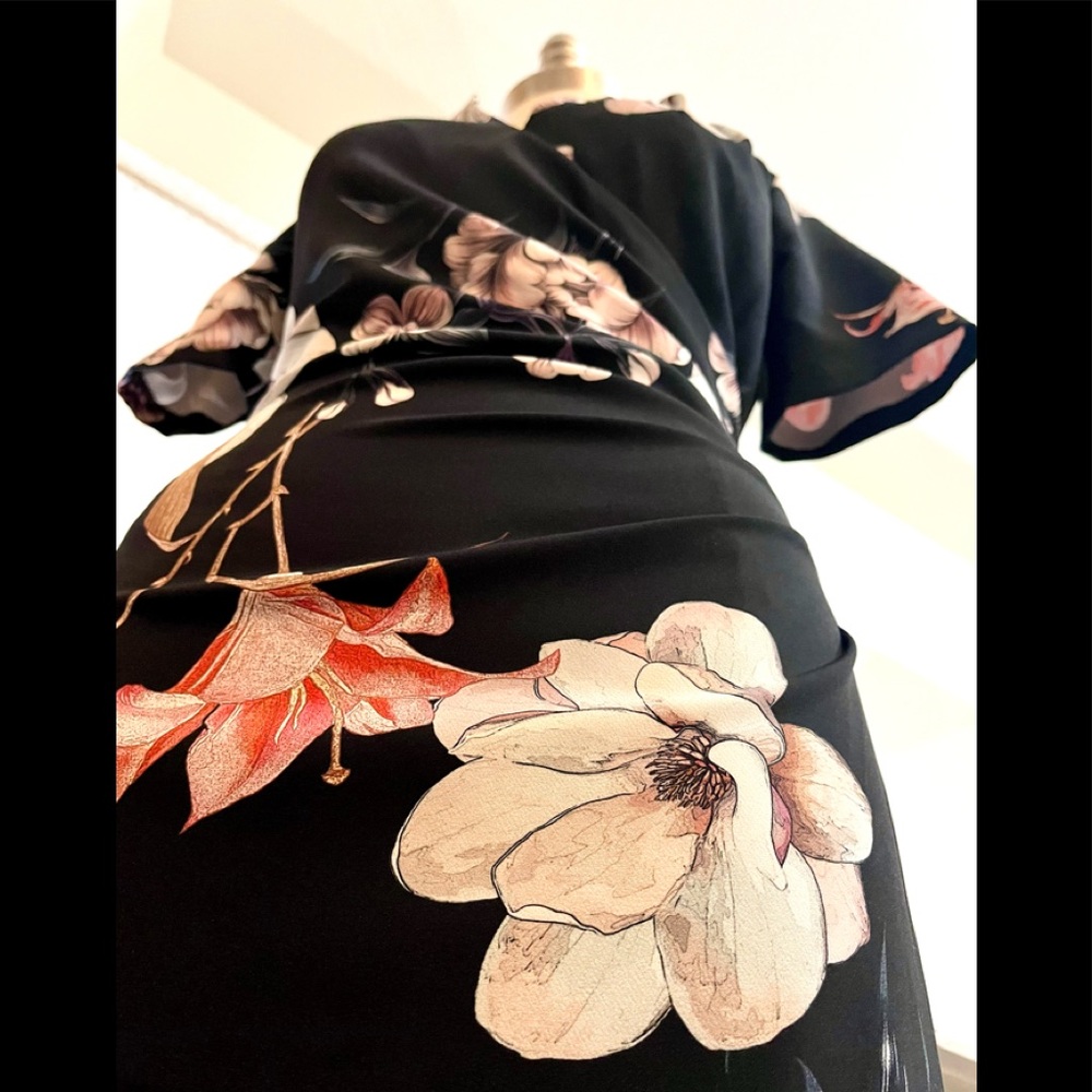 EUC 2 Adrianna Papell Black Floral Dress